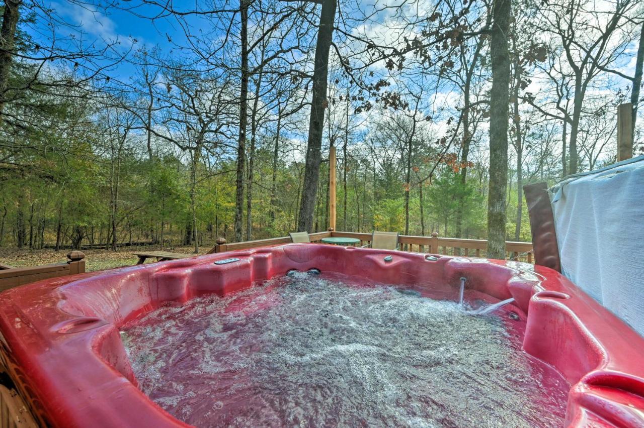 Quiet Woodsy Getaway With Hot Tub In Broken Bow Vila Stephens Gap Exterior foto